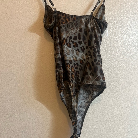 Guess body suit - Picture 3 of 3